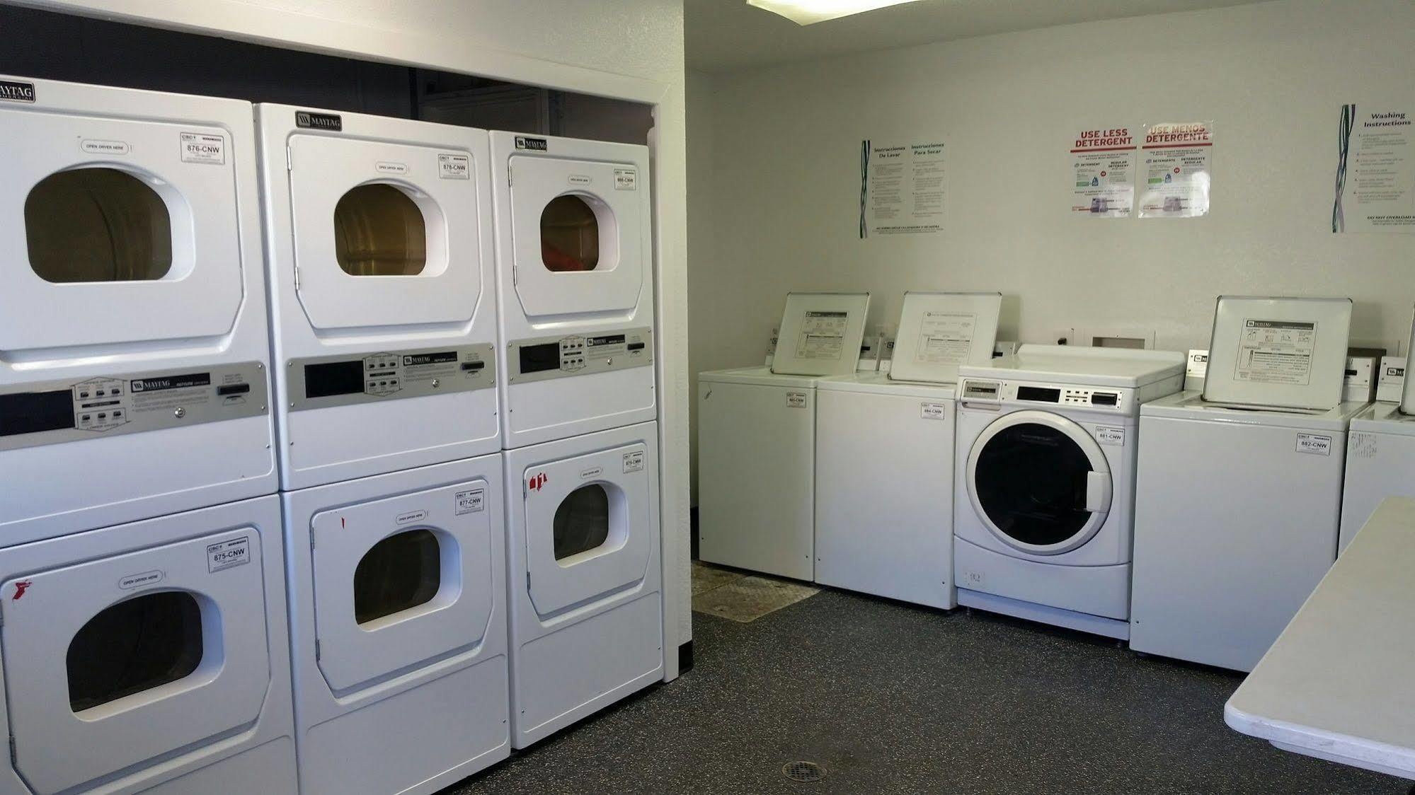Intown Suites Extended Stay San Antonio Tx - Airport エクステリア 写真